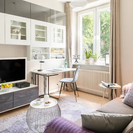Cosy Nowy Swiat Srodmiescie By Renters Apartman Varsó